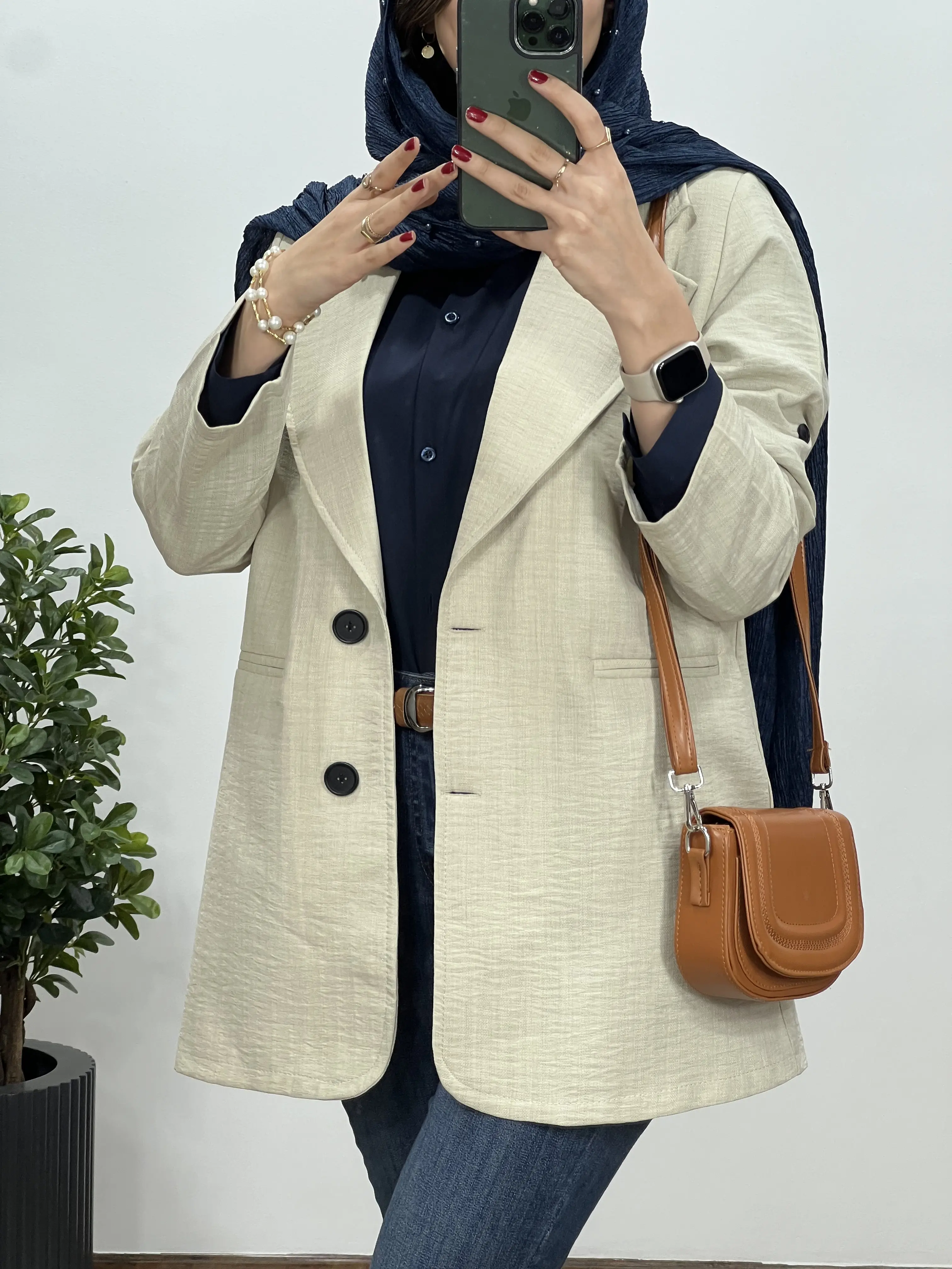 مانتو کتی شانتون آیسو ماهناز